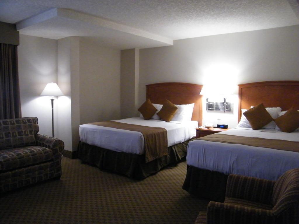 Ramada By Wyndham Edmonton South Hotel Kamer foto